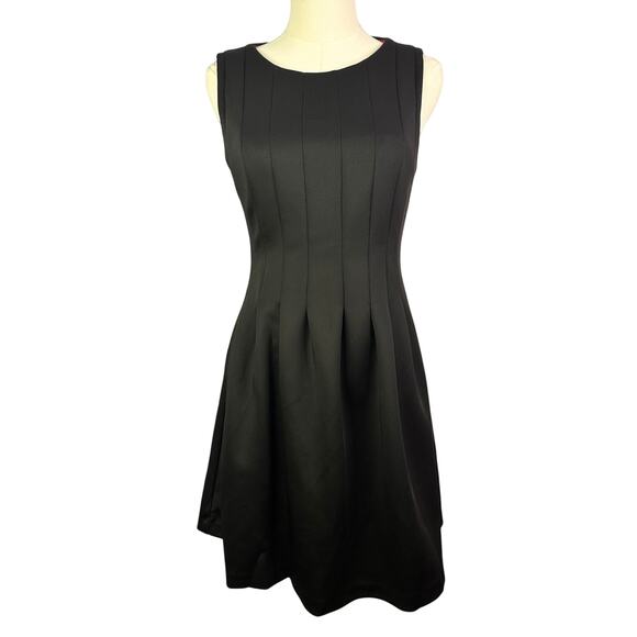 Vince Camuto Dresses & Skirts - Vince Camuto pleated Black Sleeveless Dress size 8